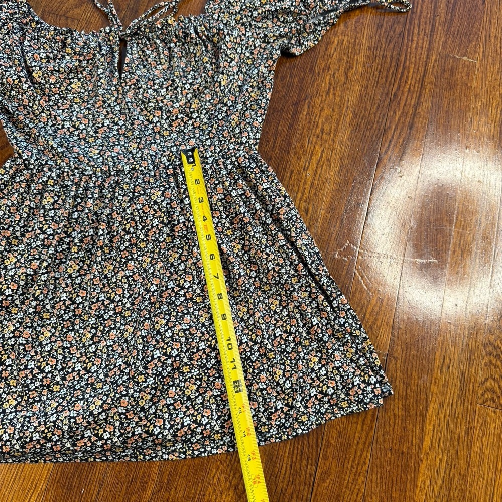 Urban Outfitters Jess's Floral Romper M (8-10) Black White - Picture 6 of 10